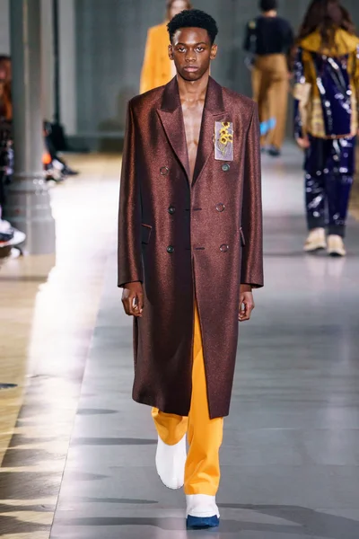 Look 29